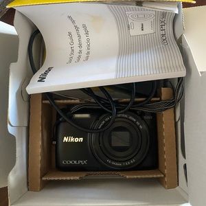 Nikon Coolpix Camera S6800